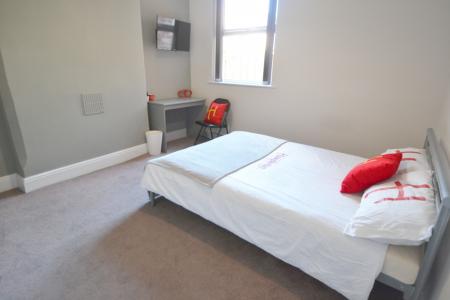 6 bedroom Detached house to let in Loughborough Road, West Bridgford, NG2