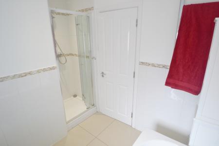 6 bedroom Detached house to let in Loughborough Road, West Bridgford, NG2