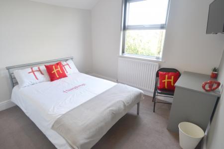 6 bedroom Detached house to let in Loughborough Road, West Bridgford, NG2