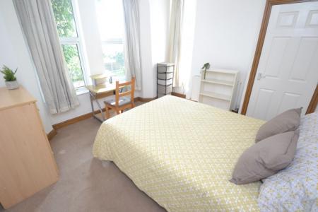 5 bedroom Detached house to let in Melton Road, West Bridgford, NG2