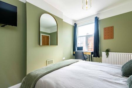 3 bedroom Detached house to let in Orston Road, West Bridgford, NG2