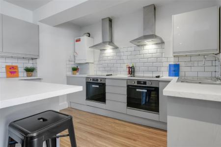 6 bedroom Apartment to let in Talbot Street, Nottingham, NG1