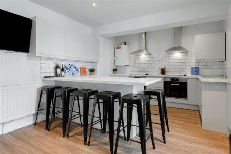 6 bedroom Apartment to let in Talbot Street, Nottingham, NG1