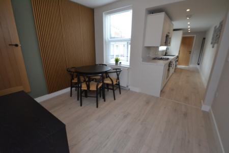 2 bedroom Terraced House to let in Brixton Road, Nottingham, NG7