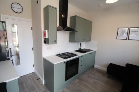 2 bedroom Flat to let in Denman Street, Radford, Nottingham, NG7
