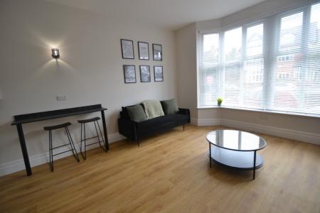 2 bedroom Flat to let in Musters Road, West Bridgford, NG2