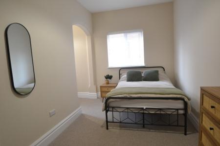2 bedroom Flat to let in Musters Road, West Bridgford, NG2