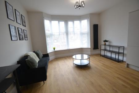 2 bedroom Flat to let in Musters Road, West Bridgford, NG2