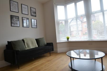 2 bedroom Flat to let in Musters Road, West Bridgford, NG2