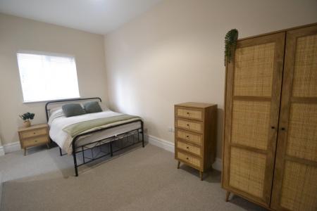 2 bedroom Flat to let in Musters Road, West Bridgford, NG2