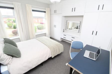 4 bedroom Detached house to let in Dallas York Road, Beeston, NG9