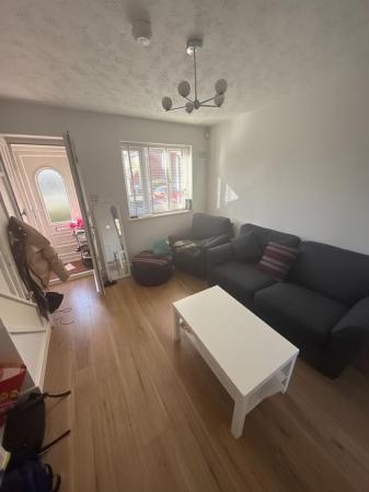 2 bedroom Flat to let in Heron Drive, Lenton, Nottingham, NG7