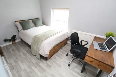 4 bedroom Terraced House to let in Park Road, Lenton, Nottingham, NG7