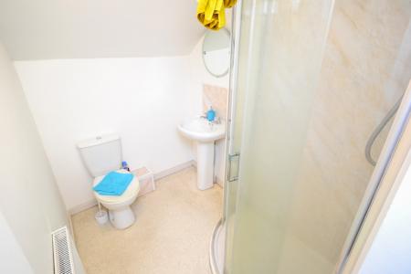 4 bedroom Terraced House to let in Park Road, Lenton, Nottingham, NG7