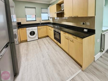 6 bedroom Flat to let in Arthur Avenue, Lenton, NG7