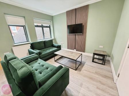 6 bedroom Flat to let in Arthur Avenue, Lenton, NG7