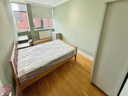 6 bedroom Flat to let in Arthur Avenue, Lenton, NG7