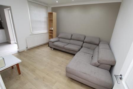 6 bedroom Detached house to let in Balfour Road, Lenton, Nottingham, NG7