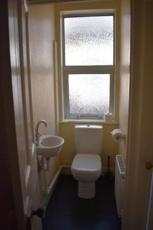 4 bedroom Detached house to let in Beeston Road, Dunkirk, Nottingham, NG7