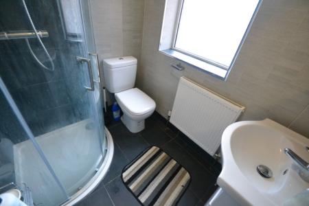 4 bedroom Detached house to let in Beeston Road, Dunkirk, Nottingham, NG7