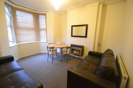 4 bedroom Detached house to let in Beeston Road, Dunkirk, Nottingham, NG7