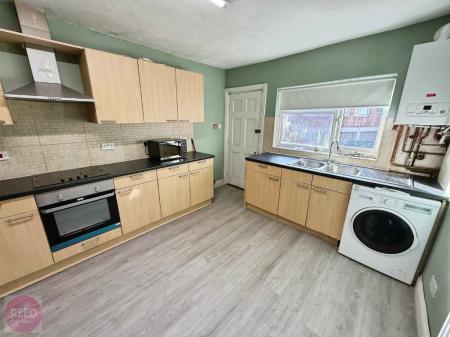 6 bedroom Detached house to let in Derby Road, Lenton, Nottingham, NG7