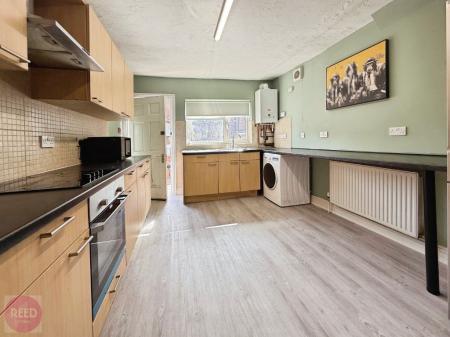 6 bedroom Detached house to let in Derby Road, Lenton, Nottingham, NG7