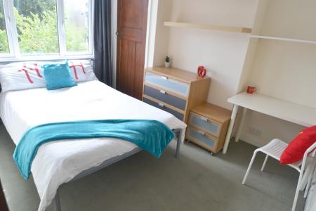 5 bedroom Detached house to let in Rutland Road, West Bridgford, NG2