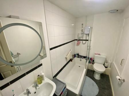 2 bedroom Semi-detached house to let in Shelby Close, Nottingham, NG7