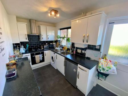 2 bedroom Semi-detached house to let in Shelby Close, Nottingham, NG7