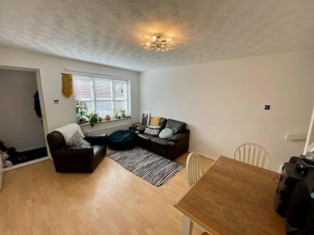 2 bedroom Semi-detached house to let in Shelby Close, Nottingham, NG7