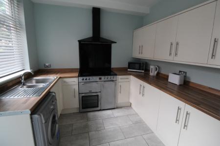 5 bedroom Semi-detached house to let in Elmsthorpe Avenue (5 BED), Lenton, Nottingham, NG7