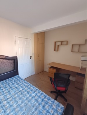 5 bedroom Detached house to let in Harrington Drive, Lenton, Nottingham, NG7