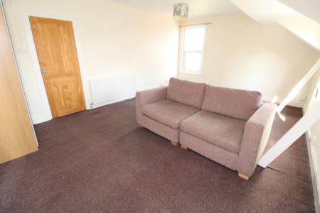 1 bedroom Studio flat to let in Musters Road, West Bridgford, NG2