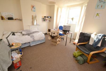 4 bedroom Detached house to let in (4BED) Kimbolton Avenue, Lenton, Nottingham, NG7