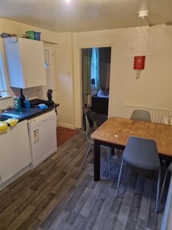 4 bedroom Detached house to let in (4BED) Kimbolton Avenue, Lenton, Nottingham, NG7