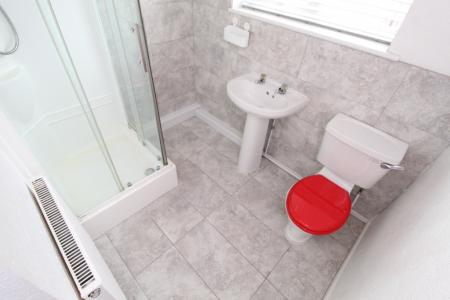 3 bedroom Flat to let in Dunkirk Road (3 Bed), Dunkirk, Nottingham, NG7