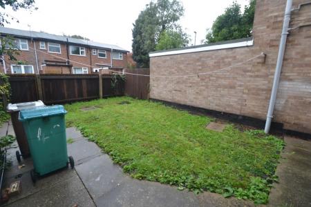 4 bedroom Terraced House to let in Forsythia Gardens, Lenton, Nottingham, NG7