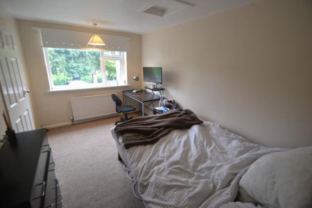 4 bedroom Terraced House to let in Forsythia Gardens, Lenton, Nottingham, NG7