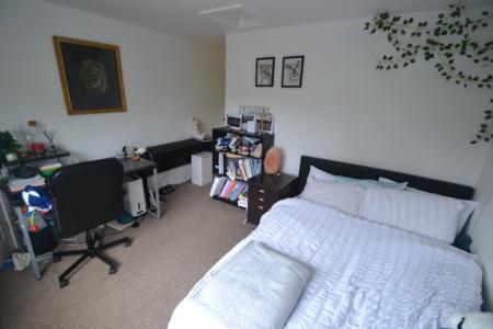 4 bedroom Terraced House to let in Forsythia Gardens, Lenton, Nottingham, NG7