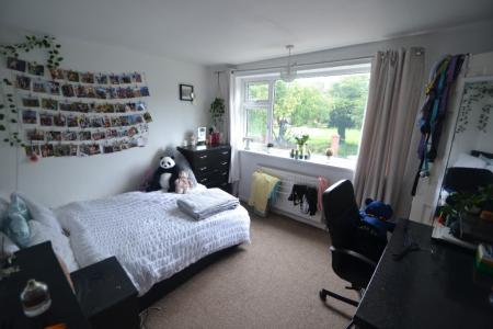 4 bedroom Terraced House to let in Forsythia Gardens, Lenton, Nottingham, NG7