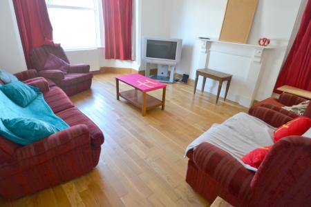 7 bedroom Detached house to let in Henry Road, West Bridgford, NG2