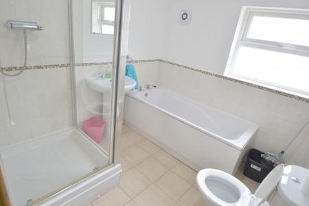 7 bedroom Detached house to let in Henry Road, West Bridgford, NG2