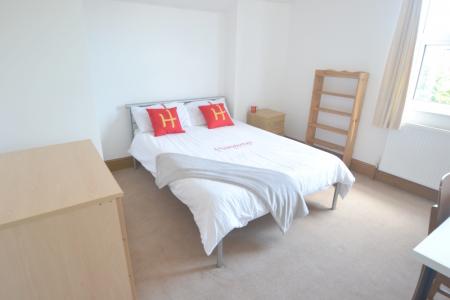 7 bedroom Detached house to let in Henry Road, West Bridgford, NG2