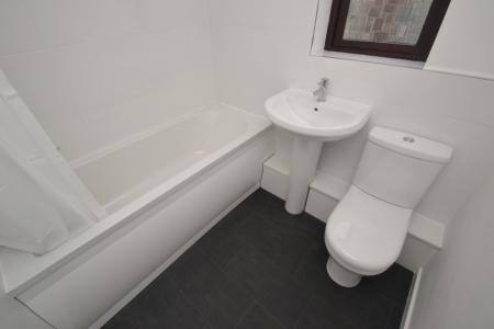 1 bedroom Flat to let in Grove Road, Castle Gardens, Lenton, Nottingham, NG7