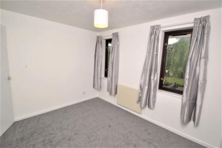 1 bedroom Flat to let in Grove Road, Castle Gardens, Lenton, Nottingham, NG7