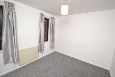 1 bedroom Flat to let in Grove Road, Castle Gardens, Lenton, Nottingham, NG7