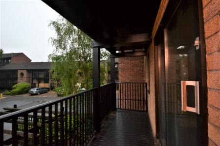 1 bedroom Flat to let in Grove Road, Castle Gardens, Lenton, Nottingham, NG7