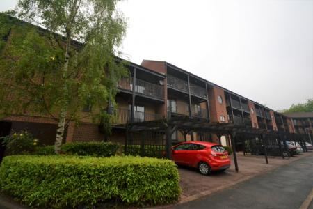 1 bedroom Flat to let in Grove Road, Castle Gardens, Lenton, Nottingham, NG7
