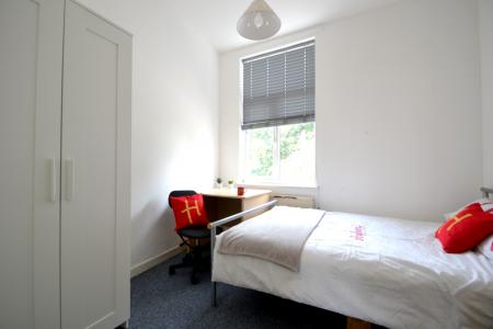 8 bedroom Link detached house to let in (1 Room) Forest Road East, Arboretum, Nottingham, NG1